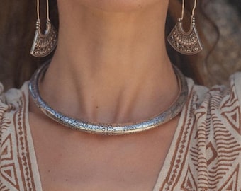 Silvered Brass Ethnic Chocker With Baroque Floral Print Inspired By Viking Torque || Hollow Tubular Rigid Tribal Necklace