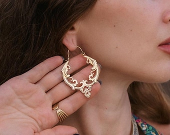 Baroque Brass Hoop Earrings || Ethnic Hoop Earrings Decorated With Arabesques || Ornamental  Creoles Earrings