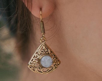 Ethnic Dangle Earrings With Gemstones || Orientales  Brass Earrings With Natural Stones || Medieval Style Semi Preciouse Stones Earrings