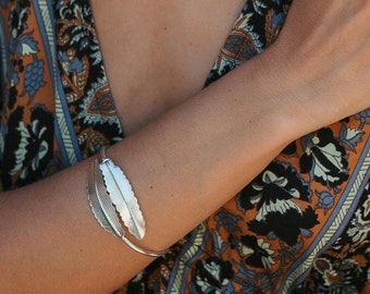 Feather Pattern Adjustable Bangle Bracelet || Adjustable Face A Face Bracelet || Bohemian Chic Half Open Bangle