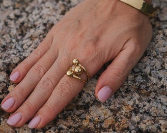Minimalist Adjustable Ball Design Ring || Large Sober Sleek Ring || Simple Clean Aesthetic Modern Polish Brass Ring