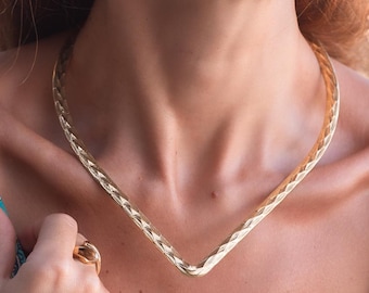 Brass Ethnic Pointed Choker Necklace || Torque Necklace || Rigid Hammered Collar Necklace || Minimalist Necklace