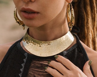 Hammered Torque Necklace || Ethnic Brass Choker Necklace || Rigid Choker Necklace || Curved Tribal Torque || Minimalist Necklace
