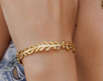 Intricate Leaves Design Brass Cuff Bracelet || Natured Inspired  Foliage Decorated  Bohemian Style Adjustable Bangle