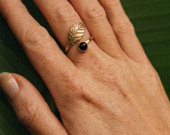 Adjustable Leaf Boho Ring With Natural Stone ||  Ring With Round Gemstones Cabochon Inspired By Mother Nature