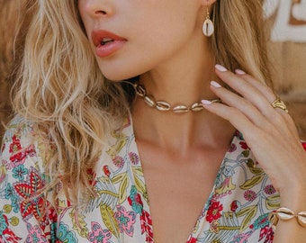 Seashell Summer Macramé Choker || Cowrie Adjustable Necklace || Beach Vibes Inspired Jewelry || Shell Jewelry || Surf Style Choker