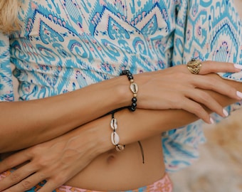 Shell Pattern Elasticated Bracelet || Cowrie Design Beaded Bracelet || Beach Jewelry || Shell Jewelry || Unisex Bracelet