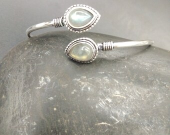 Silver Adjustable Bracelet with Labradorite || Adjustable Ethnic Face to Face Bracelet with Semi Precious Stones || Semi Open Boho Bangle