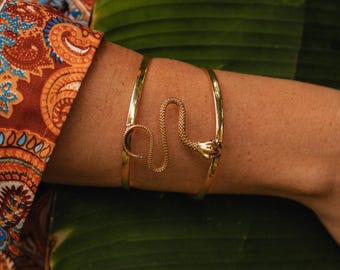 Minimaliste Serpentines Cuff Bracelet || Antique Style Golden Snake Bracelet || Gothic Mythology Brass Cuff
