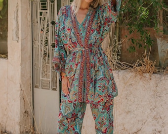 Bohemian Chic Green Polyester Kimono || Paisley Print Midi Loungewear || Flowy and Colorful Haori || Free Size Kimono