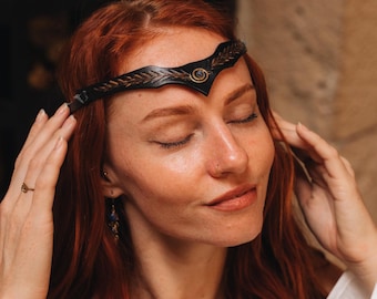 Leather Viking Gemstone Spiral Tiara ||  Celtic Headband Adorned With Semi Preciouse Stone Cabochon || Elven Forehead Jewelry