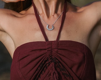 Half Circle Minimaliste Women's Pendant Necklace || Boho Half Moon Indented Pendant Necklace || Jagged Ethnique Necklace