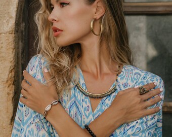 Seashell Macrame Bracelet || Cowrie Adjustable Thread Breacelet|| Beach Jewelry || Shell Jewelry || Gender Neutral Jewelry
