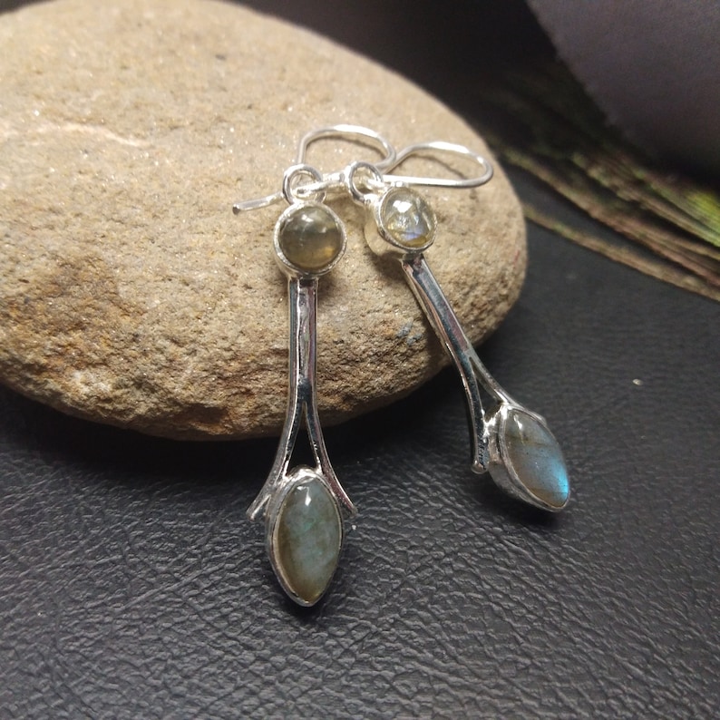 Boucles D'Oreilles Pendantes Argentées Avec Labradorite // Boucles D'Oreilles Pierres Fines Grises // Boucles D'Oreilles Minimaliste imagen 10