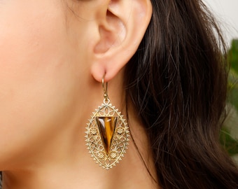 Oval Dangling Floral Earrings With  Triangle Semi Precious Stones || Medival Filigranee Earrings || Medieval Inspiered Brass Jewelry