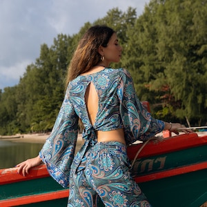 Boho Crop Top To Tie In The Back || Crop Top With Flared Sleeves And Open Back || Women's Summer Floral Print Top
