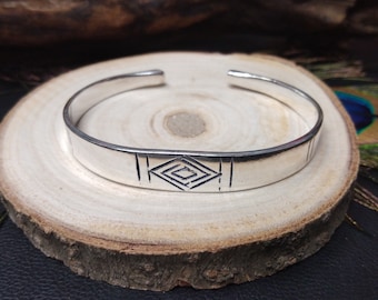 Adjustable Flat Tuareg Cuff  Bracelet || Engraved Ethnic Bracelet || Unisex Bracelet with Tribal Patterns