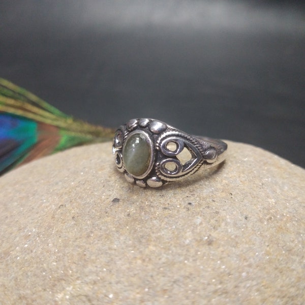 Silver Adjustable Ring with Semi Precious Stone || Bohemian Chic Adjustable Ring with Fine Stone || Medieval Ring with Natural Stone