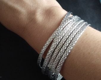 Assortment of Engraved Geometric Pattern Bangles || Chiselled Minimalist Bangles Set