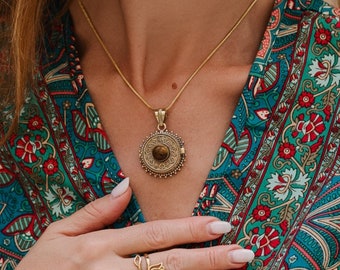 Round Box Pendant with Natural Stone || Amulet Pendant with Semi Precious Stone || Ethnic Talisman Pendant || Secret Box Openable Locket