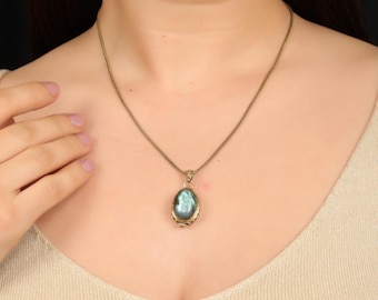 Handmade Brass Locket Pendant: Natural Gemstone Amulet - Bohemian Chic