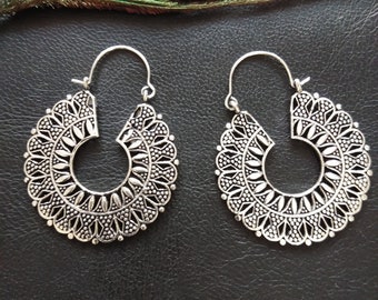 Oriental Earrings || Decorated Hoop Earrings || Ethnic Woman Hoops