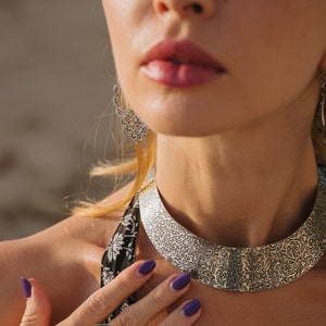 Engraved Ethnic Torque Necklace || Brass Choker Necklace Decorated With Floral Motifs || Minimalist Rigid Choker Necklace