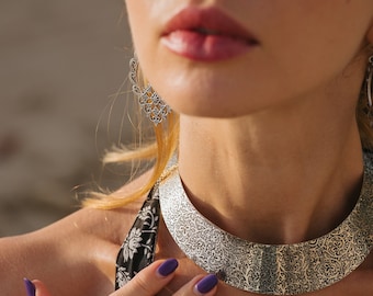 Engraved Ethnic Torque Necklace || Brass Choker Necklace Decorated With Floral Motifs || Minimalist Rigid Choker Necklace