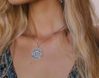 Tibetan Auspiciouse Sign Pendant || Buddhist Pendant Symbole Of Spiritual ||  Amulet || Talisman Pendant