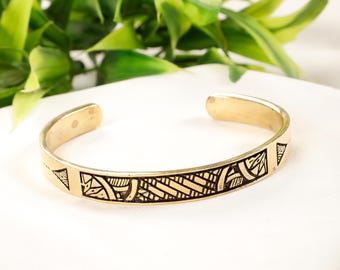 Flat Smooth Adjustable Berber Brass Cuff Bracelet || Unisex Tuareg Bracelet Engraved With Geometric Tribal Patterns || Ethnic Brass Jewelry