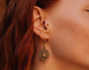Ornemental Dangle Earrings With Gemstones || Baroque Brass Earrings With Natural Stones || Victorian Style Semi Preciouse Stones Earrings