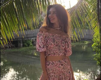 Boho Pink Paisley Print Fitted Croptop || Puffed Sleeves Smocked Top || Elasticated Printed Sort Bodice