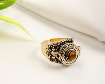 Chiseled Adjustable Round Medieval Box Ring || Secret Compartment Ring Adorned With a Semi-Precious Stone