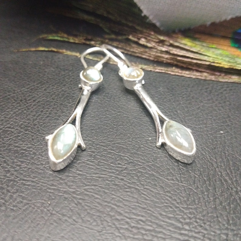 Boucles D'Oreilles Pendantes Argentées Avec Labradorite // Boucles D'Oreilles Pierres Fines Grises // Boucles D'Oreilles Minimaliste imagen 6