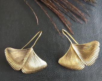 Ginkgo Leaf Dangle Earrings || Plant Shape Bohemian Earrings || Golden Ginkgo Biloba Earrings || Hope and Longevity Symbole Earrings