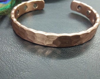 Hammered Copper Bracelet || Magnetic Copper Cuff with Therapeutic Magnets || Minimalist Unisex Copper Bracelet