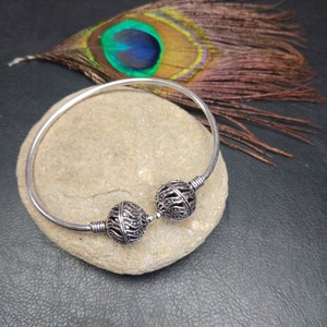 Verstellbar Silber Farbe Messing Armreif Armband Ethnische Motive || Wikinger Armreif || Boho Chic Halb offener versilberter Armreif