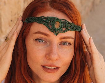 Bottle Green Macramé Gemstone Tiara || Hand Woven Cotton Headband Adorned With Semi Preciouse Stone Cabochon || Elven Forehead Jewelry