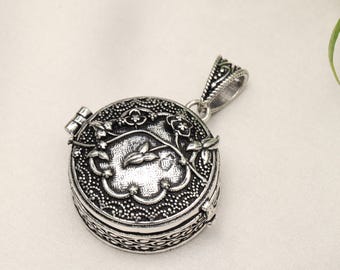 Openable Secret Box Locket Necklace | Vintage Floral Brass Pendant | Hidden Keepsake Necklace