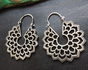 Floral Mandala Hoop Earrings || Oriental Ethnic Creoles || Bohemian Openwork Hoop Earrings