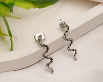 Thin Textured snake  Long  Brass Silvered Stud Earrings || Serpent Minimaliste Earrings || Animal Boho Jewelry