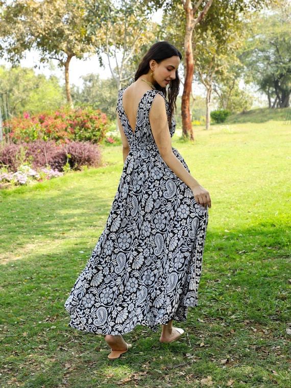 princess polly baby blue dress Berrylush Women Blue Floral Printed V-Neck Lace-Up Crepe Maxi Dress main image 1