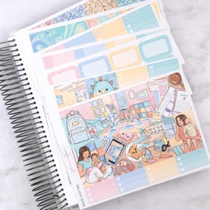 Kit d'autocollants hebdomadaires Playtime pastel pour aménagement vertical (7 x 9, B6 A5) | 7 pages d'autocollants fonctionnels et décoratifs pour agenda, pour garder la mémoire