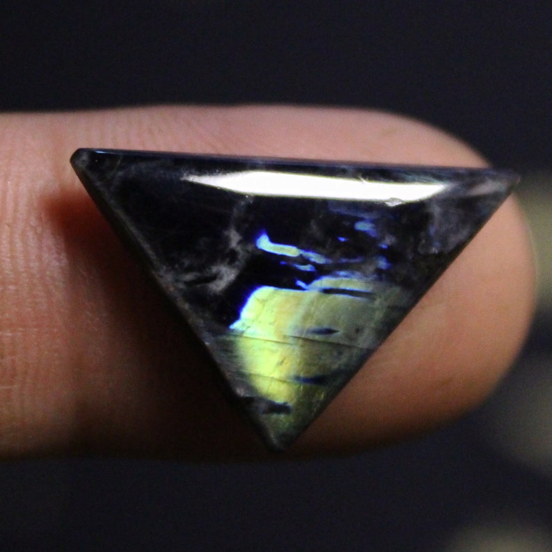 Top quality Handmade Very Rare gemstone Spectrolite cabochon Ylamaa Finland 23,6\u044519,6\u044518,6x3,7 mm Finnish Multicolor Natural Spectrolite