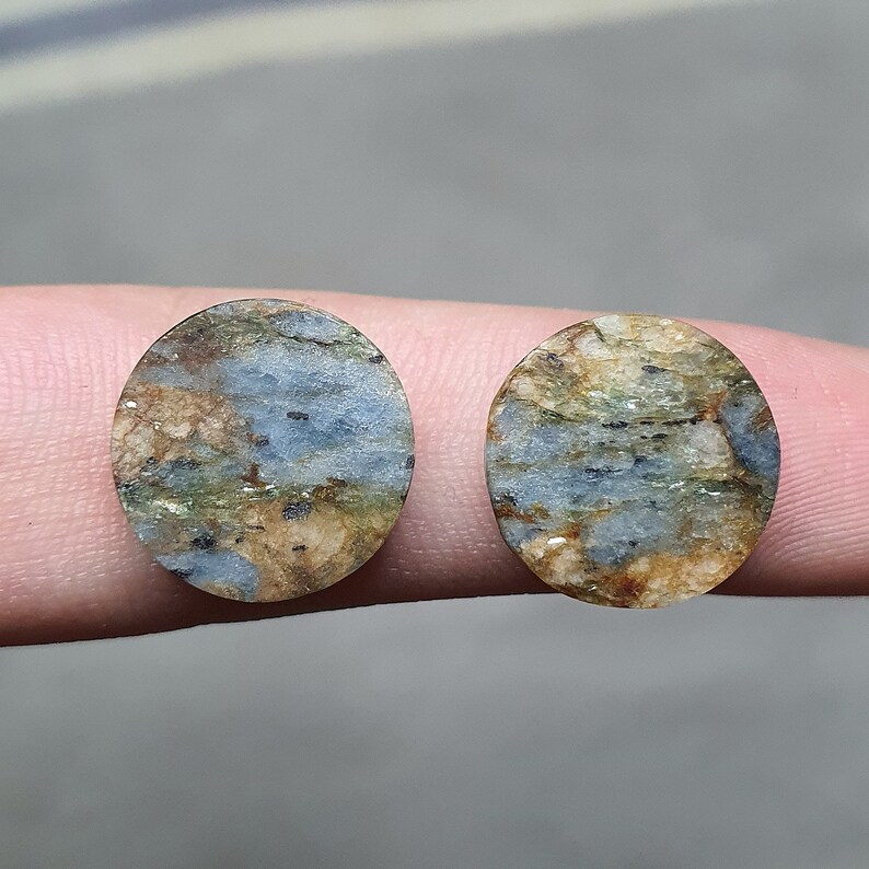 3,82 g. d=13,7 h=6 mm Mermaid Fuchsite with Kyanite Natural Fuchsite Mermaid with Blue Kyanite cabochon Russian health gift crystal stone