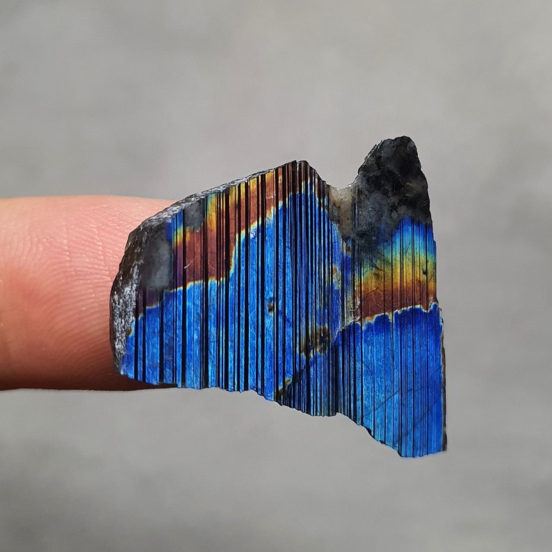 24,9*23 mm Multicolor Natural Very Rare cabochon 1,89 g. Labradorite Finnish Spectrolite My Video Insta FreakenFru Ylamaa Finland gem