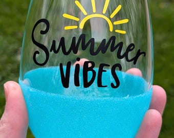 Summer Vibes Glitter Wine Glass