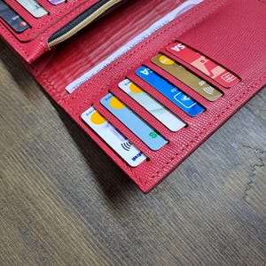 Cartera larga de cuero para mujer hecha a mano / Cartera de cuero personalizada / Cartera plegable de cuero rojo / MG1287