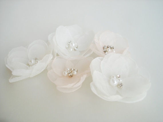 bridesmaid hair accessories flowers