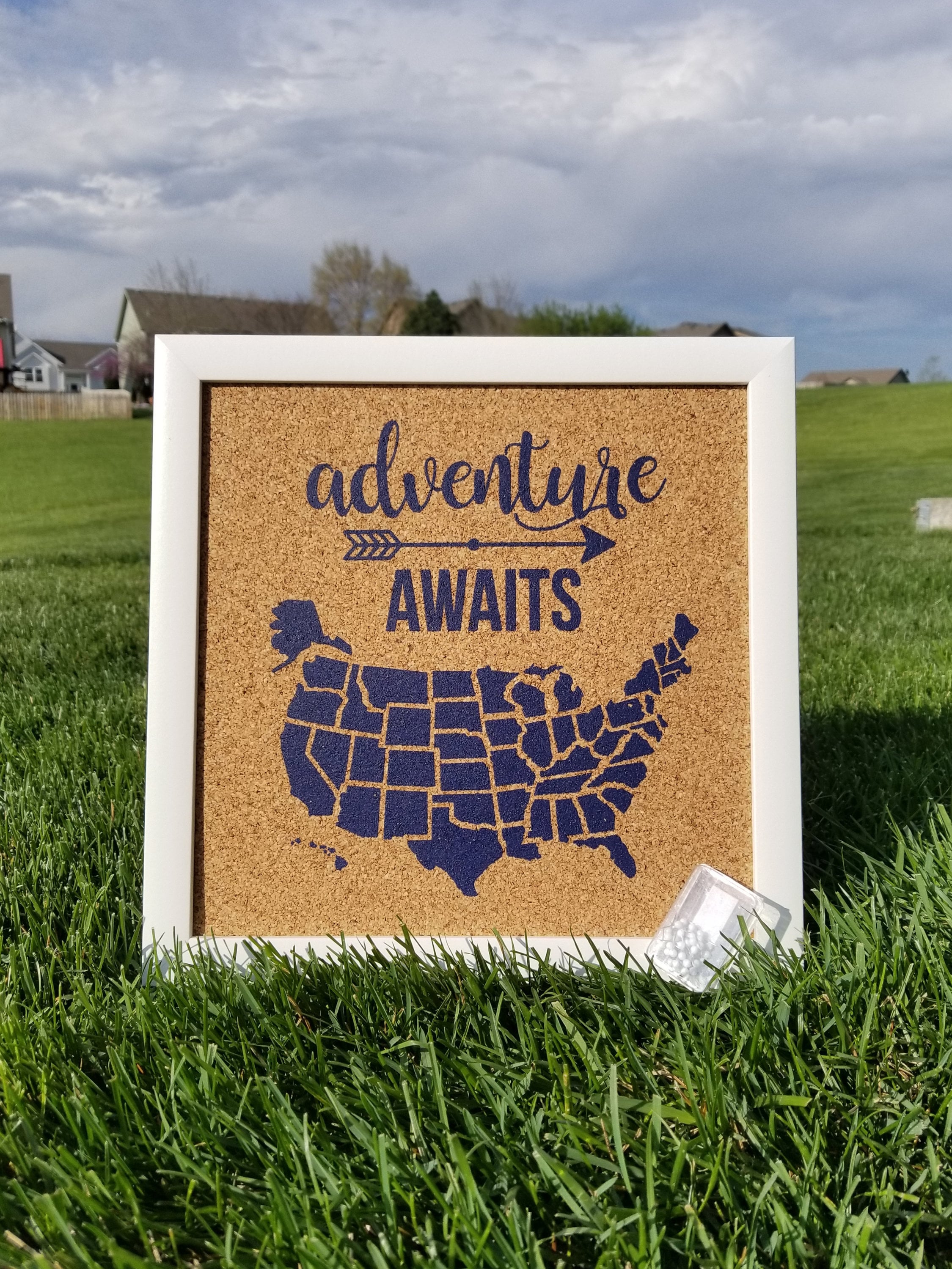 ADVENTURE AWAITS ROUND usa cork board sign Wall Hangings Home Décor